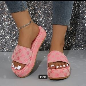 Source Unknown Pink Platform Slide Sandals with Patterned Strap